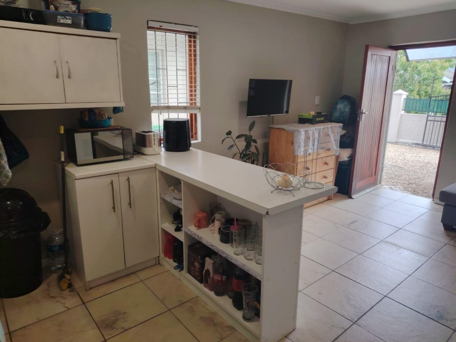1 Bedroom Property for Sale in Oakdale Western Cape
